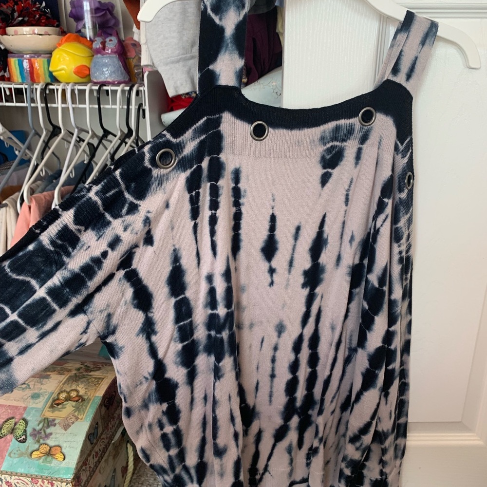 ROCK AND REPUBLIC OFF THE SHOULDER SWEATER